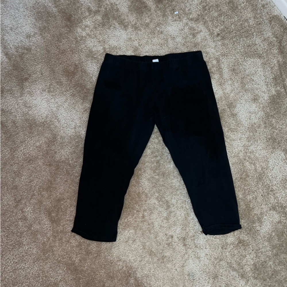 Capri length knit leggings